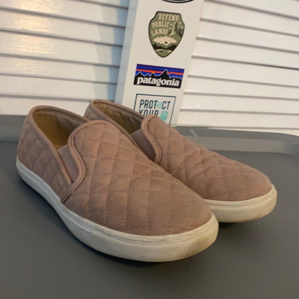 STEVE MADDEN flat sneakers.